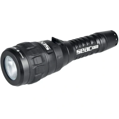 Abbildung von Seac R15, Tauchlampe mit Blinkfunktion, 900 Lumens LED Tauchlampe, 300 gr., USB Lader