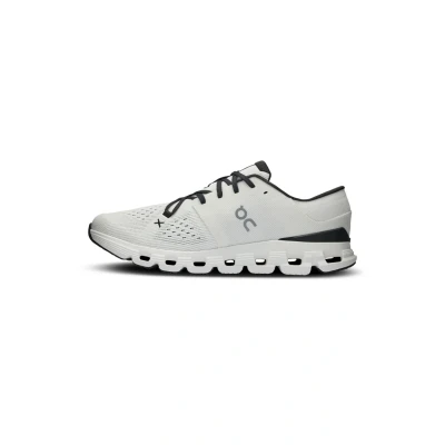 Abbildung von On Cloud X 4 Trainingsschuh Ivory black, Herren, Größe: 42.5, black Schuhe