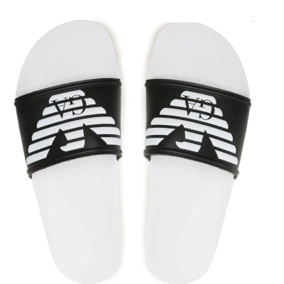 Abbildung von Emporio Armani Beachwear Flip Flops für Erwachsene den Pool