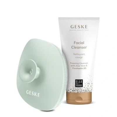 Abbildung von GESKE Facial Brush 4 in 1 inkl. Cleanser Gesichtsbürste SmartAppGuided Set mit passender Kosmetik Zugabe Beauty Bundle