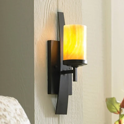Abbildung von Quoizel QZ KYLE1 Wandleuchte Kyle 1xE27 H:40,6 L:14 B:11,4