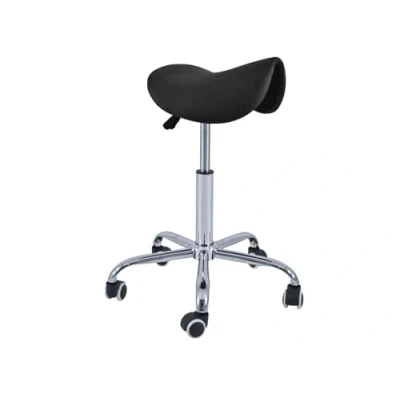 Abbildung von QUIRUMED Pony Hocker mit 5 Rädern, Chromgestell, Schwarze Farbe, Kunstlederpolsterung, höhenverstellbar, leicht, ergonomisches Design, drehbar, bis zu 150 kg