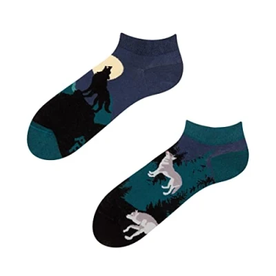 Abbildung von Dedoles Sneaker Socken Low Cut Füßlinge Unisex Damen Herren Baumwolle lustiges Design Geschenk links rechts verschieden, Farbe Blau, Motiv Mondwolf Knöchelsocken, Gr. 39 42