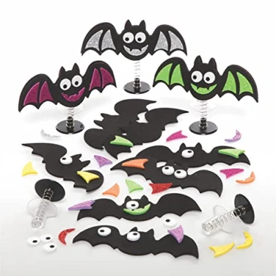 Abbildung von Baker Ross FE651 Fledermaus Hüpfspielzeug Bastelset 8er Pack, Halloween Party und Kindergeburtstags Mitgebsel, Kleine Partytüten Geschenke, Adventskalender