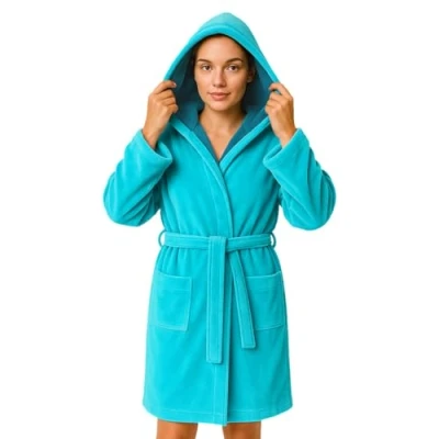 Abbildung von Lavea Bademantel Madrid, aus 100% Bambusviskose, nachhaltig, fusselfrei, pflegeleicht, hautfreundlich und saugstark, Gürtel Soft Velour, kuschelig weicher in Premium Qualität mit Kapuze &amp; Taschen