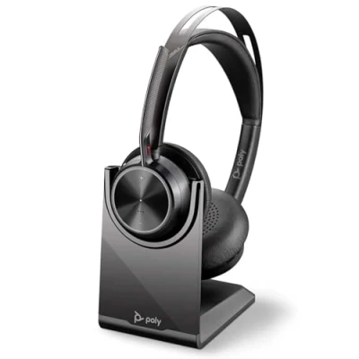 Abbildung von POLY Voyager Focus 2 USB C Headset mit Ladestation und C/A Adapter Bluetooth, ANC, Acoustic Fence Technologie, bis zu 25 Stunden Sprechzeit, Schwarz