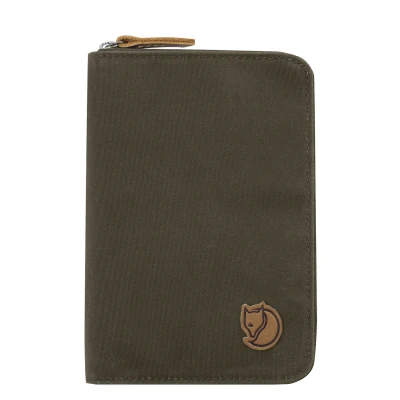 Abbildung von Fjällräven Passport Portemonnaie, Dark Olive, 15 cm