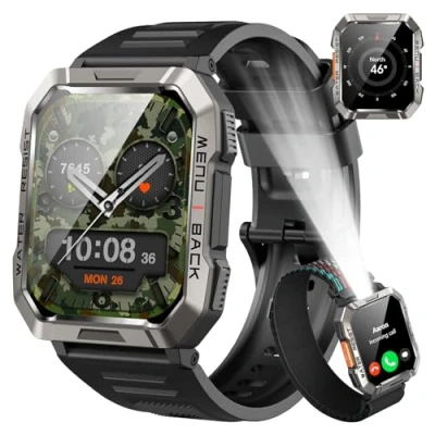 Abbildung von Smartwatch Herren Militär, 100 Tage Akkulaufzeit/LED Taschenlampe/Kompass/2 Armbänders/IP68 Wasserdicht, 100+Sportmodi Sportuhr, Anrufe tätigen/Empfangen Outdoor Fitnessuhr für Android iOS