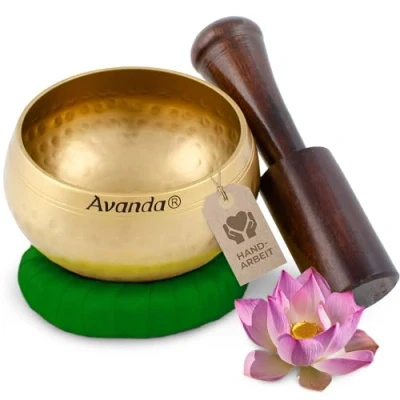 Abbildung von Tibetisches Klangschale Set für Yoga, Meditation und Entspannung Gehämmerte tibetische Ø 10 cm, Mangoholz Schlägel gelbes Ring Kissen Grün