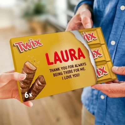 Abbildung von Twix Personalisierter Schokoriegel Personalisieren Sie Ihre riesige Milchschokolade Geschenkbox, das perfekte Geschenk für Frauen, Männer 300 Gramm