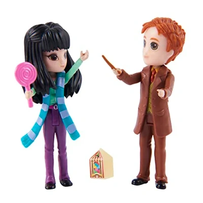 Abbildung von Wizarding World Harry Potter, Magical Minis Cho Chang und George Weasley, Figurenset mit 2 Puppenzubehörteilen, Spielzeug für Kinder, 6 Jahr(e), Mehrfarbig