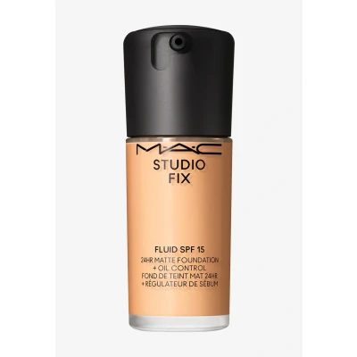 Abbildung von MAC Studio FIX Fluid SPF15 Foundation, Größe: 30 ml, Nc20