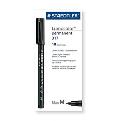 Abbildung von STAEDTLER permanent Marker Lumocolor, braun, Linienbreite ca. 1,0 mm, wisch und wasserfest, Made in Germany, lange Lebensdauer, 10 braune Universalstifte im Kartonetui, 317 7