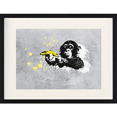 Abbildung von 1art1 Streetart Poster Banksy, AFFE Mit Bananenpistole Gerahmtes Bild Edlem Passepartout Wand Bilder Im Bilderrahmen 80x60 cm