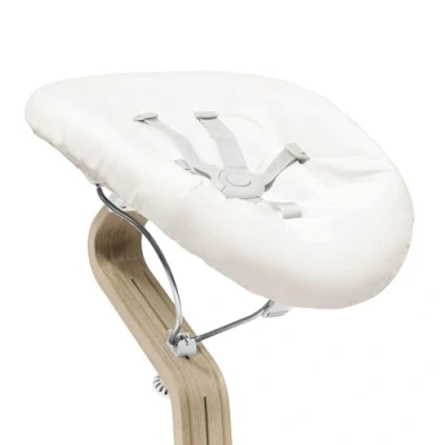 Abbildung von Stokke Nomi Newborn Set, White/Grey Sand Mit 5 Punkt Sicherheitsgurt und wendbarem, waschbarem Textilset Passt auf alle Stühle