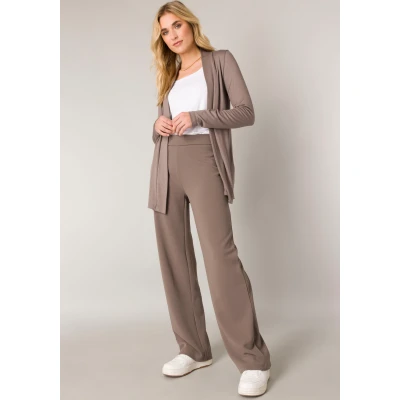 Abbildung von Base Level Strickjacke &quot;BAS YALA CARDIGAN KURZ&quot;, In elastischem Feinstrick