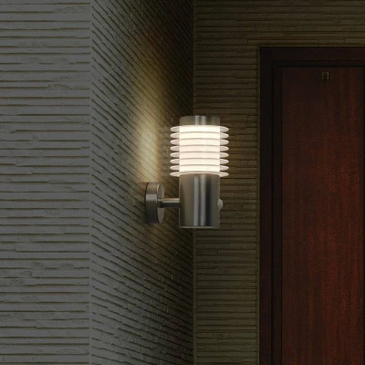 Abbildung von Ledvance ENDURA STYLE RONDO WALL SEN Außenleuchte, 9,5W, 700lm, Wandleuchte, Edelstahl, Bewegungsmelder, Tageslichtsensor, IP44 Schutzklasse, 3.000K Farbtemperatur, warmweiße Lichtfarbe