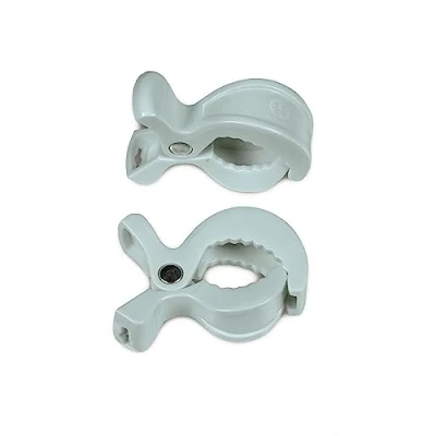 Abbildung von Petite&amp;Mars PEG * Kinderwagen Klammer, Trolley Clips 2 Stück Klammern, Set zum Befestigung von Musselintuechern Decken, Abdeckungen, Stilltuch oder Baby Spielzeug (green)