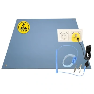 Abbildung von Minadax 60 x 30cm Antistatik ESD Computer Matte Tischmatte „Premiumqualität“ inkl. Manschette + 2,4m Verlängerung Erdungs Stecker