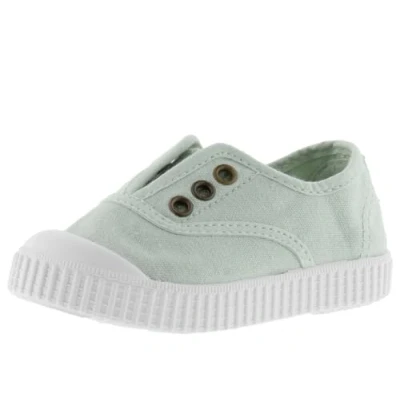 Abbildung von Sneakers Victoria Modell 06627 Farbe Grün