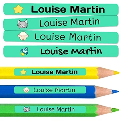 Abbildung von Namensaufkleber Kinder für Schule (500 Stück) Personalisierte Aufkleber mit Namen Stifte und Bleistift. Farbige Etiketten wasserfest. Größe 4,6 x 0,6 cm.