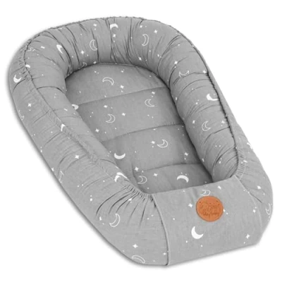 Abbildung von Babynest Kokon Neugeborene 90 x 50 cm Handmade Babynestchen Kuschelnest Baby Nest Cocoon Nestchen aus Baumwolle Monde