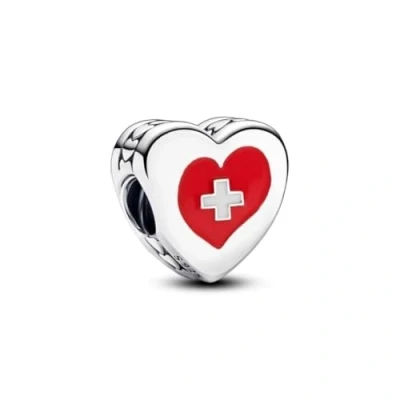 Abbildung von PANDORA Moments Schweiz Flagge Herz Charm aus Sterling Silber, Kompatibel Armbändern, 792015C00_E061
