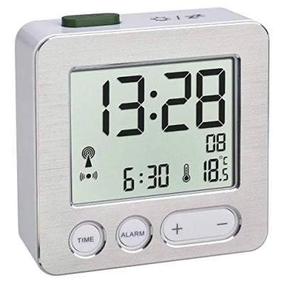 Abbildung von TFA Dostmann 60.2545 digitaler Funkwecker (weiß Aluminium mit Batterien)