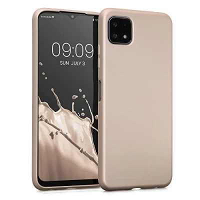 Abbildung von kwmobile Case kompatibel mit Samsung Galaxy A22 5G Hülle Schutzhülle aus Silikon metallisch schimmernd Handyhülle Metallic Gold