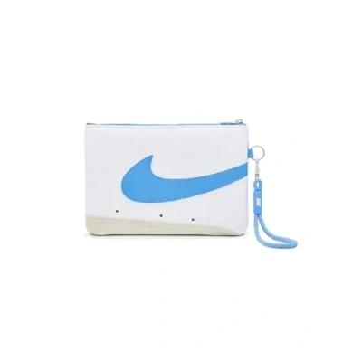 Abbildung von Nike Sportswear ICON Wristlet Large Unisex Clutch, Größe: One Size, White/university blue