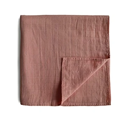 Abbildung von mushie Musselin Baby Wickeldecke 100% Bio Baumwolle Sichere, Hochwertige &amp; Langlebige Erstausstattung für Kleinkinder Kinder Jungs Mädchen (Cedar)