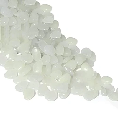 Abbildung von MacroHu 100 Stück Leuchtsteine Nachtleuchtende Steine Fluoreszierend Pebble Leuchtende Garten Aquarium Leuchtkiesel Outdoor Dekosteine Kieselsteine leuchten im Dunkeln Weiß
