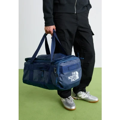 Abbildung von THE NORTH FACE NF0A52RQ926 BASE CAMP VOYAGER DUFFEL 42L Gym Bag Herren SHADY BLUE/SUMMIT NAVY Größe OS