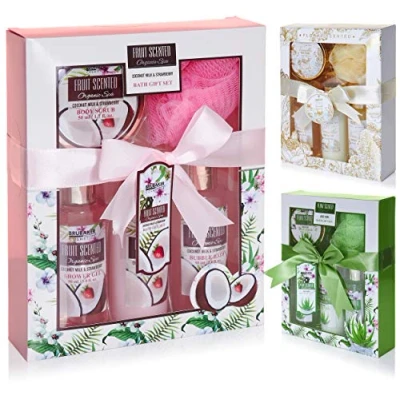Abbildung von BRUBAKER Hautreinigungs Set Dusch und Badeset mit Erdbeeren &amp; Kokosnuss Duft, 5 tlg., Frauen Geschenk in Sichtfensterbox, Beauty Pflegeset für Damen, Geschenkset