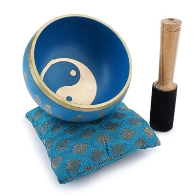 Abbildung von Ajuny Tibetisches Klangschalen Set Handgefertigte Tai Chi Schnitzerei Meditation Messing Blau 4 Zoll mit Stab und Kissen für Yoga, Klang Chakra Heilung Stressabbau Schale