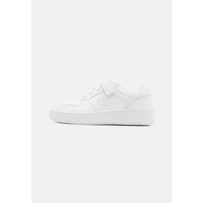Abbildung von Champion Rebound 2.0 LOW Unisex Basketballschuh für Kinder, Größe: 28, Triple white Schuhe