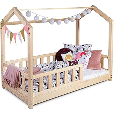 Abbildung von Kinderbett Bett Hausbett 60x120 mit Rausfallschutz Latternost Bettgestell aus Kiefer Holz für Haus Kinder Jungen &amp; Mädchen Holzbett Baby Kinderzimmer Junge Deko (Rausfallschutz: MIT)