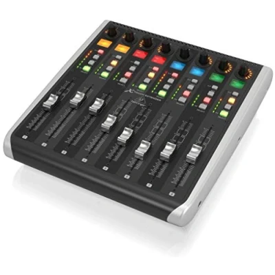 Abbildung von Behringer X TOUCH EXTENDER mit 8 berührungsempfindlichen Motor Fadern, LCD Scribble Streifen, USB Hub und Ethernet/USB Schnittstellen