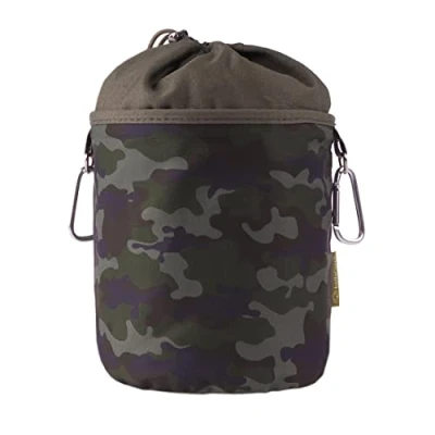 Abbildung von bellaCott Tragbarer Wäscheklammerbeutel zum Aufhängen aus Baumwolle mit 2 stabilen Karabinerhaken, Zugkordelverschluss und Metallstopper zur Aufbewahrung von Wäscheklammern, Design: Camouflage