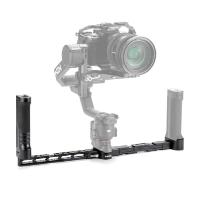 Abbildung von Tilta Dual Griff Stromversorgungshalterung für RS4/RS4 Pro/RS3/RS3 Pro/RS2, Hinterer Bediengriff Konstante Stromversorgung Schnellspanner Cold Shoe Halterung TGA DHB