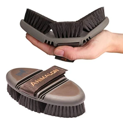 Abbildung von Animalon CareFlex Kardätsche Flexible &amp; Ergonomische Pferde Bürste mit Klettverschluss für Jede Putzbox Zubehör Putzzeug
