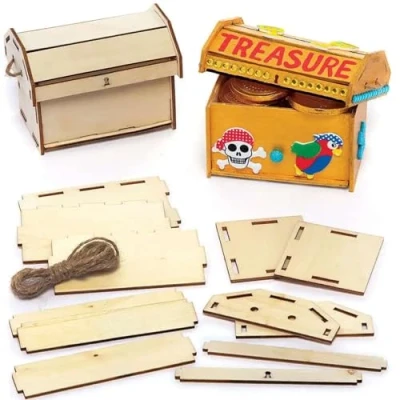Abbildung von Baker Ross Mini Holzkisten Bausätze 3er Pack, Holz Basteln für Kinder (FC393)
