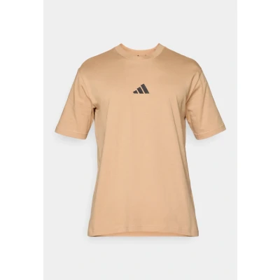 Abbildung von adidas Herren Essentials SMALL Logo Single Jersey Tee, warm Sandstone/Black, XXL