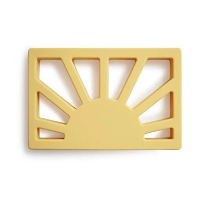 Abbildung von Mushie Beißring für Babys aus BPA frei Silikon Fördert Sehsinn &amp; Motorik Baby Zahnen Nursing Zubehör Sichere Hochwertige Kleinkinder Kinder Jungs Mädchen Sonne Design (Muted Yellow)