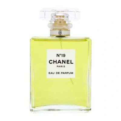 Abbildung von Chanel No. 19 Eau de Parfum 100 ml