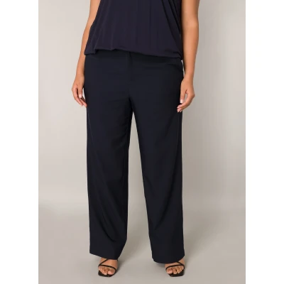 Abbildung von Base Level Curvy Stoffhose, mit Schlag und Viskose