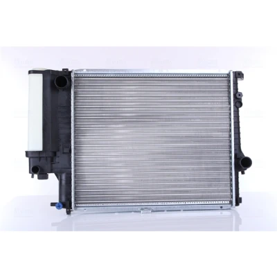 Abbildung von NISSENS 60607 Kühler, Motorkühlung Aluminium 520 439 32 Kühlrippen mechanisch gefügt BMW: 5 Limousine, Touring