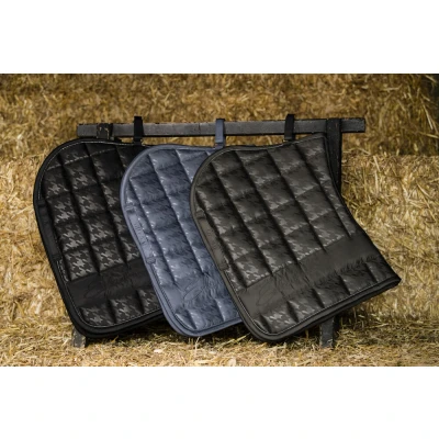 Abbildung von Eskadron Schabracke Big Square Glossy Dressur Dunkel Olivgrün Warmblut