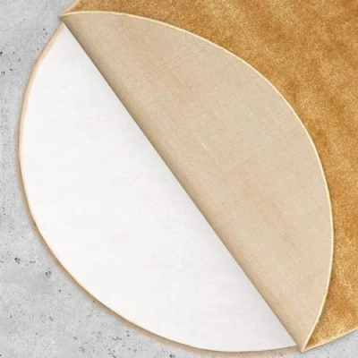 Abbildung von LILENO HOME Teppich Unterlage rutschfest [110 cm rund] aus Vlies dünn Anti Rutsch Matte zuschneidbar Antirutschmatte Stopper Universal Teppichunterlage Rutschmatte Teppichstopper