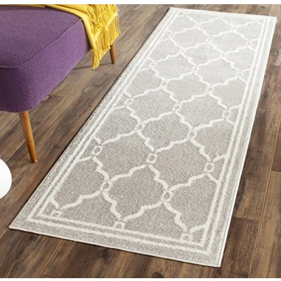 Abbildung von SAFAVIEH Geometrisch Teppich für Wohnzimmer, Esszimmer, Schlafzimmer Amherst Collection, Kurzer Flor, Hellgrau und Elfenbein, 69 X 213 cm